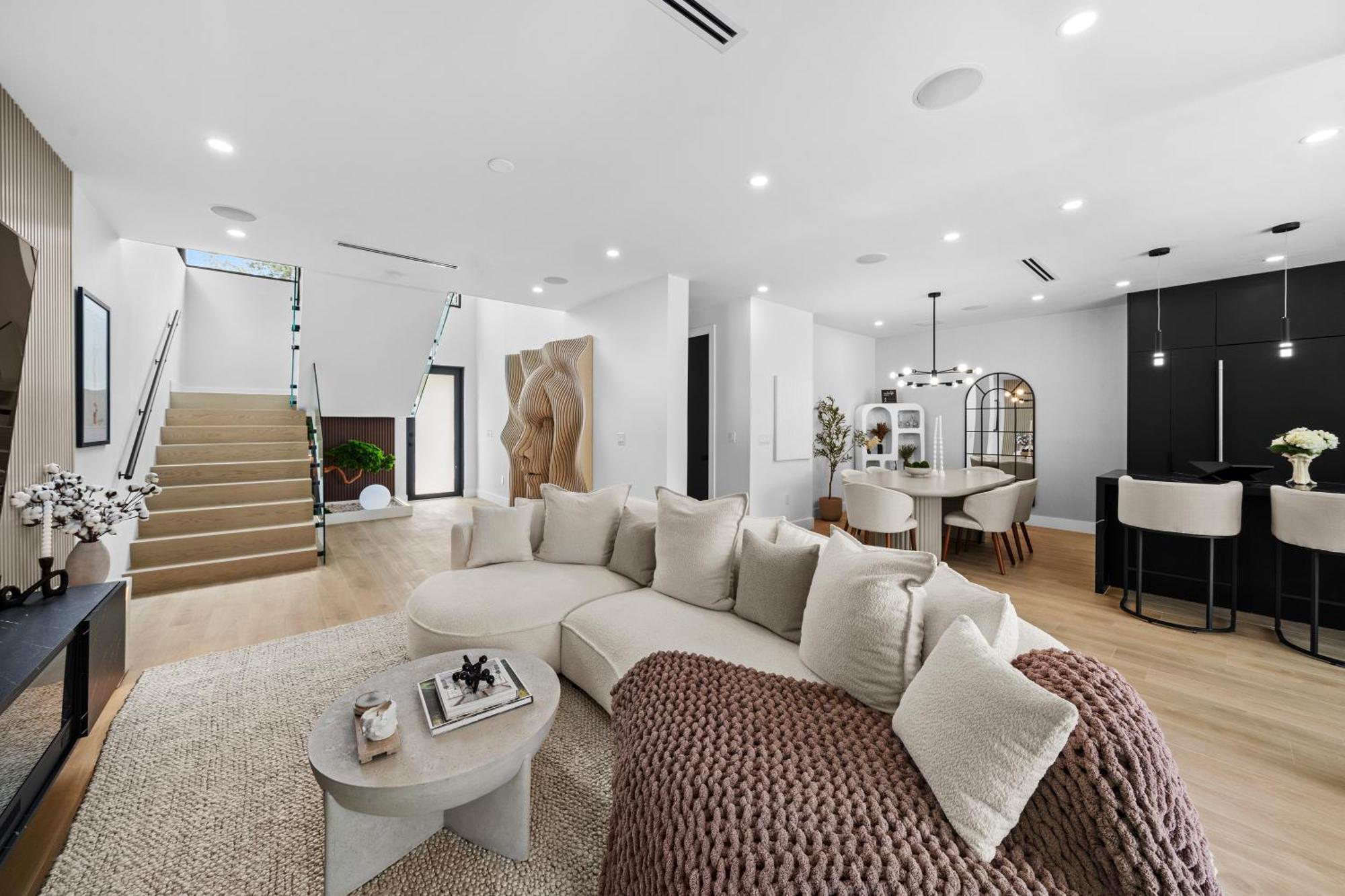 Modern Zen Oasis In Design District Sleeps 16 * Miami