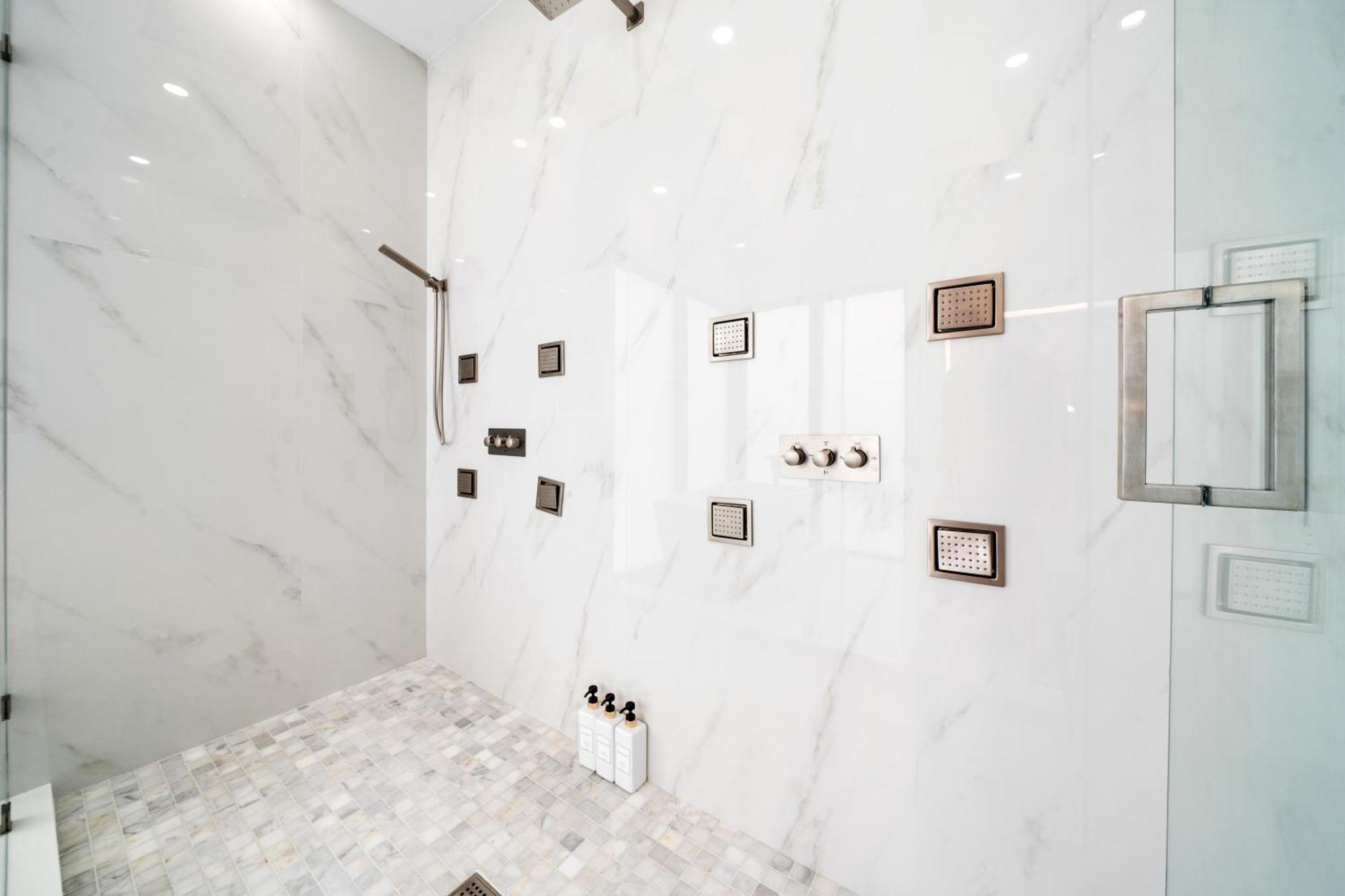 Modern Zen Oasis In Design District Sleeps 16 Miami