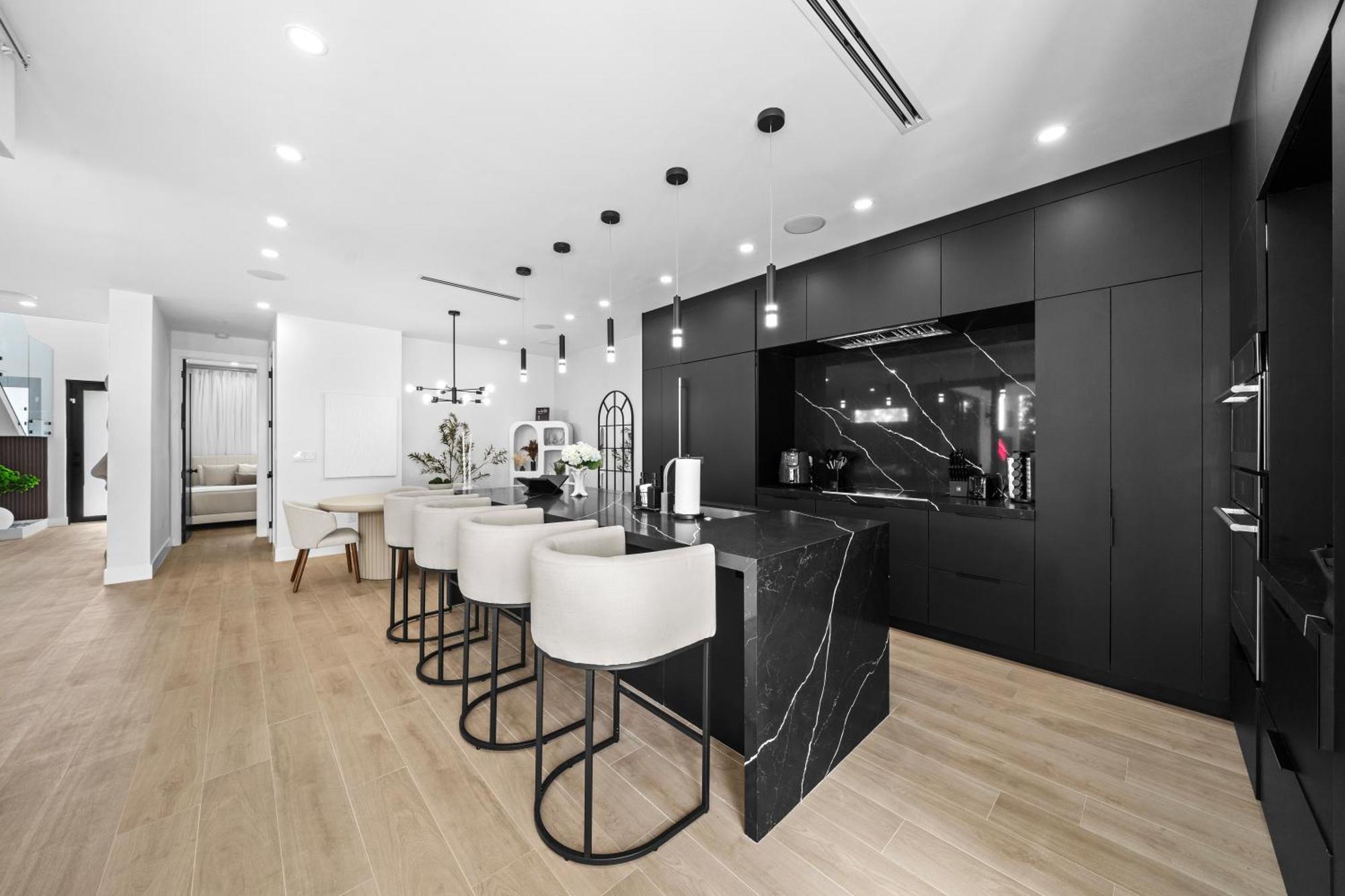 Modern Zen Oasis In Design District Sleeps 16 Villa